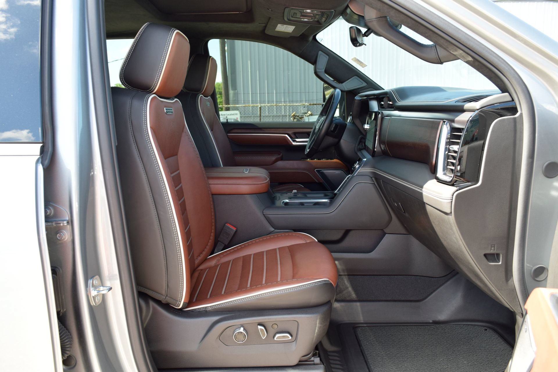 Used 2024 GMC Sierra 2500 Denali Ultimate w/ Max Trailering Package AWD/4WD image 21