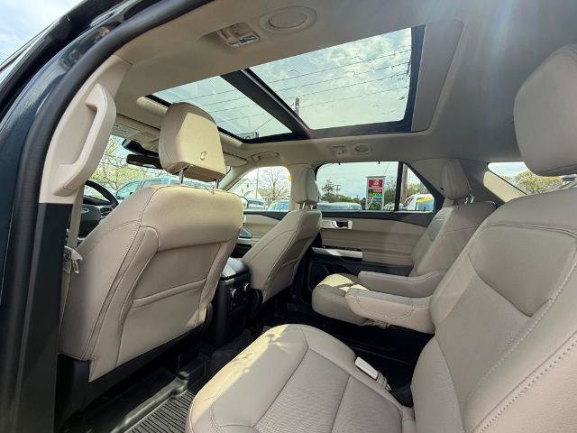 Certified 2023 Ford Explorer Limited w/ Limited Technology Package AWD/4WD image 17
