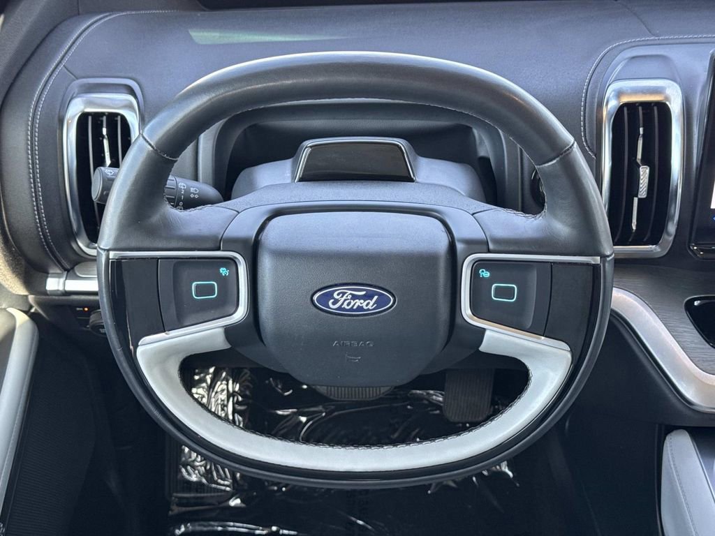 Certified 2025 Ford Expedition Max Platinum image 9