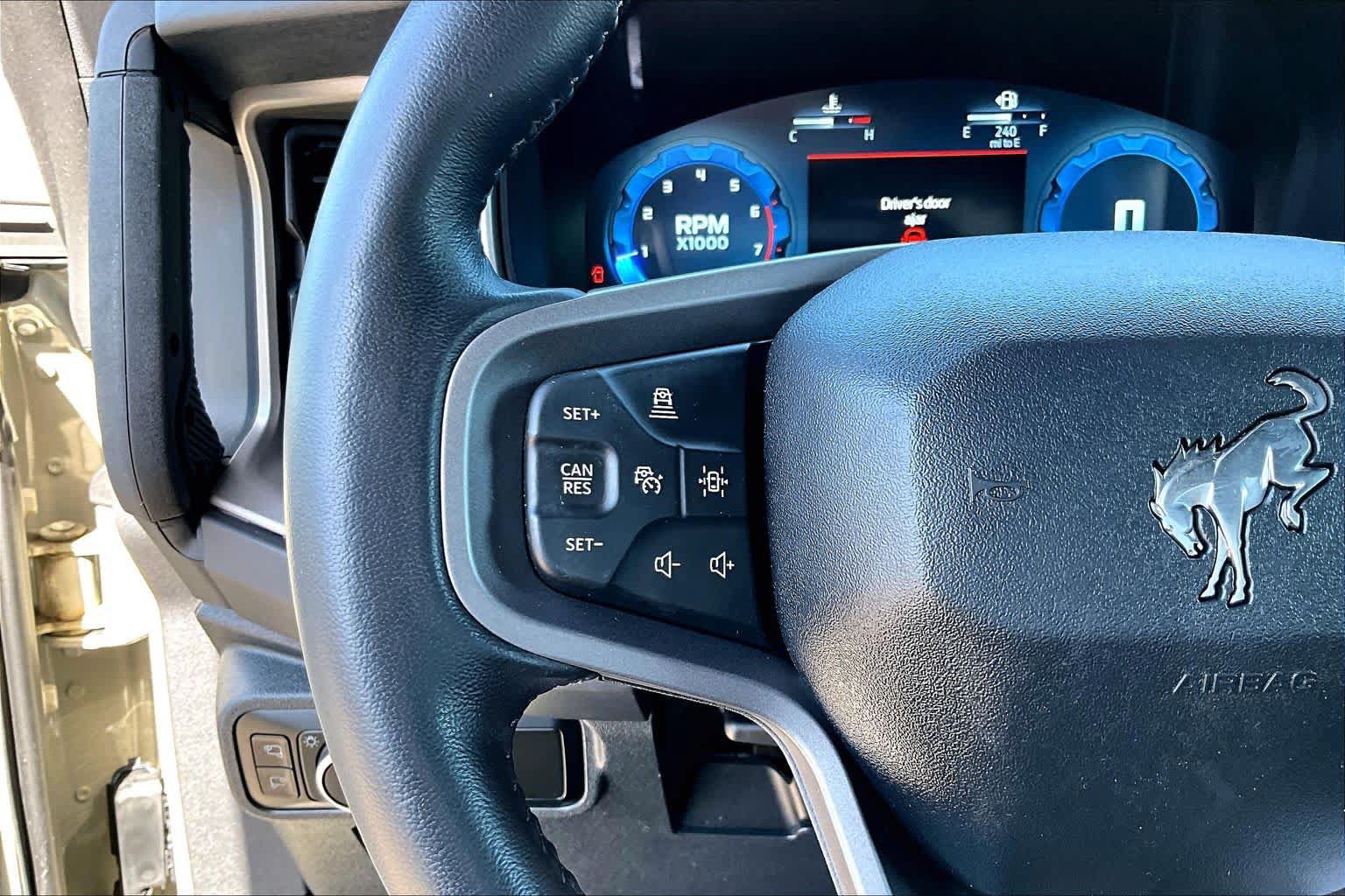 Certified 2025 Ford Bronco Outer Banks AWD/4WD image 24