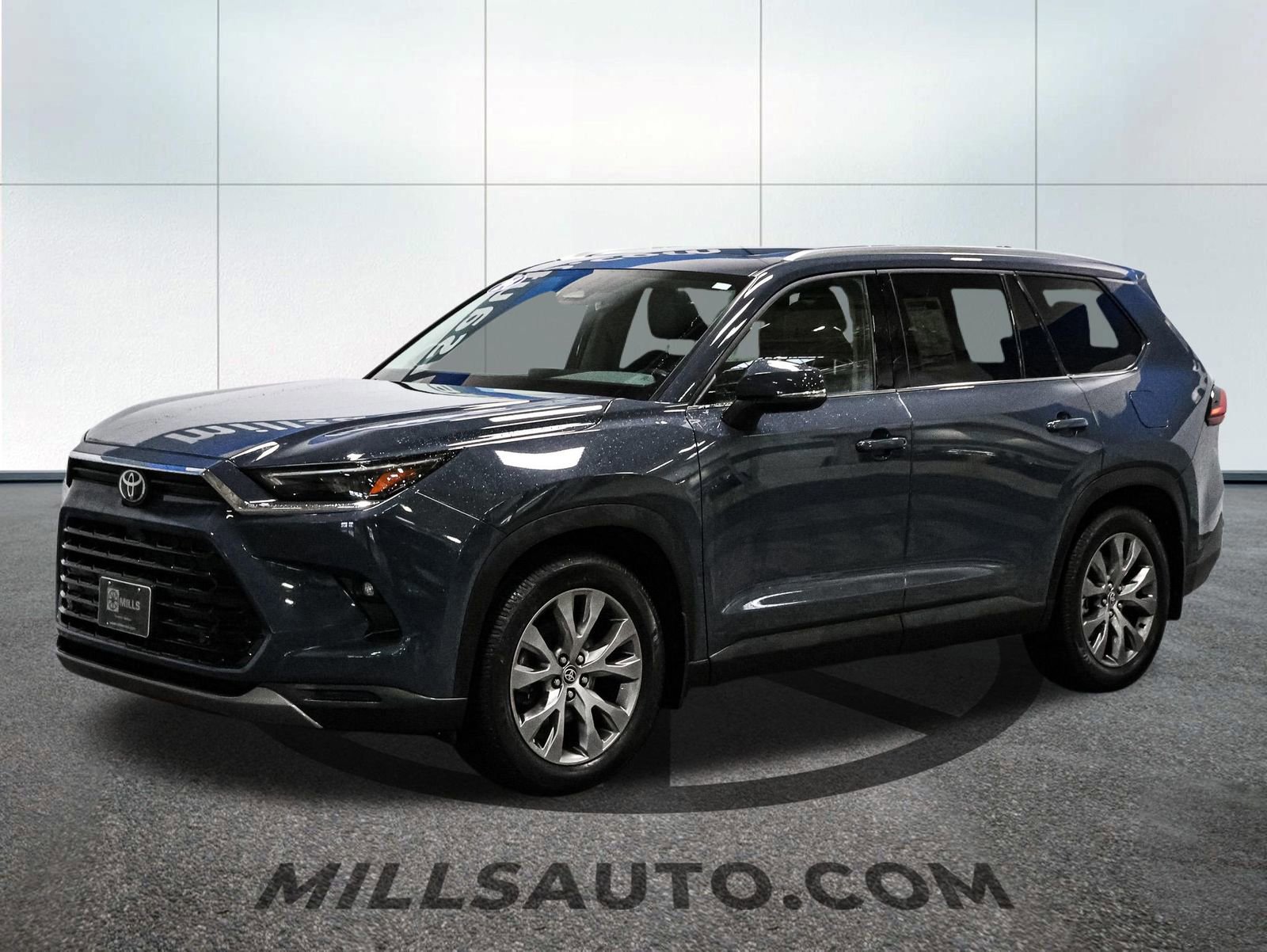 Used 2024 Toyota Grand Highlander Limited image 11