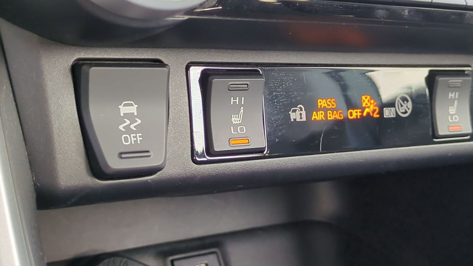 Used 2023 Toyota RAV4 XLE image 36