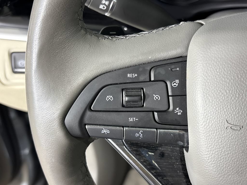 Used 2024 Cadillac XT6 Premium Luxury w/ Technology Package FWD image 17