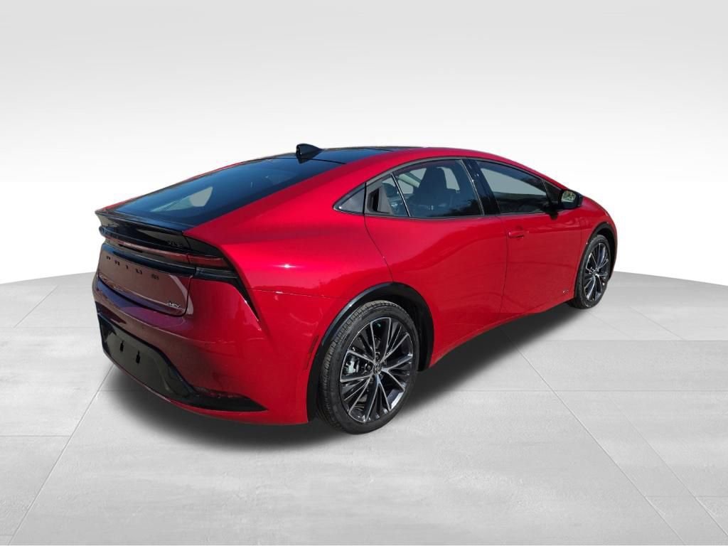 Used 2024 Toyota Prius XLE image 3