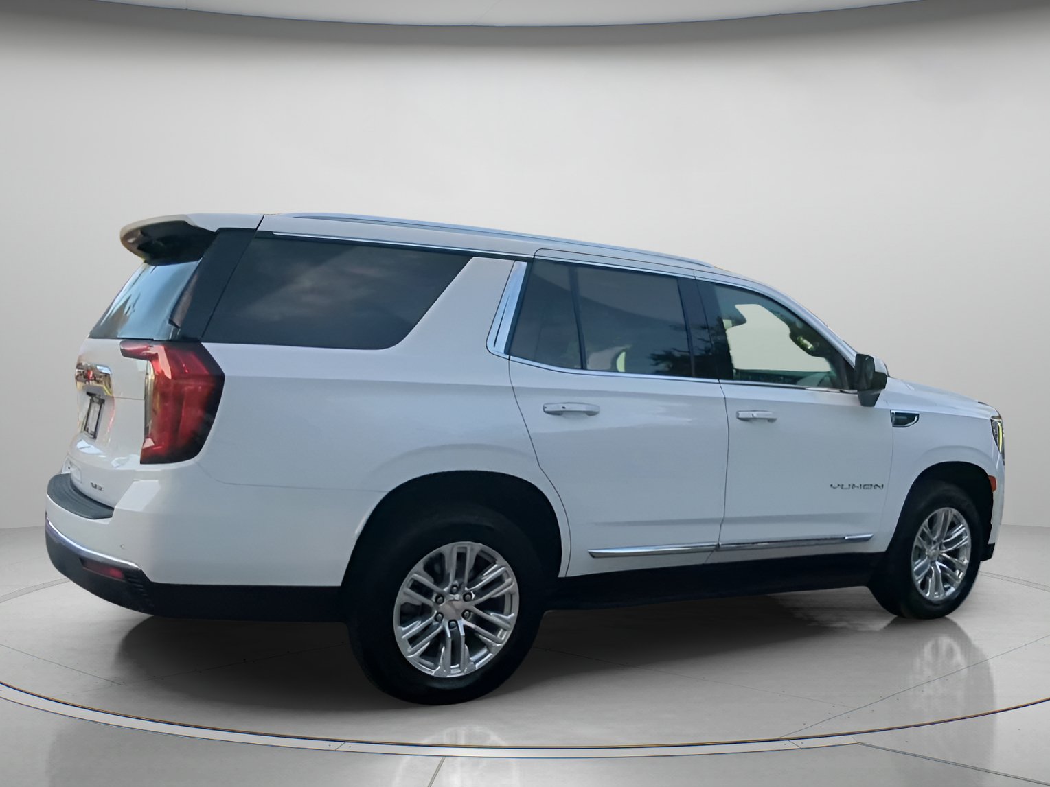 Used 2024 GMC Yukon SLT RWD image 29