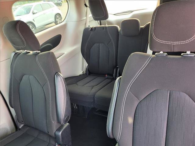 Used 2023 Chrysler Voyager LX FWD image 10