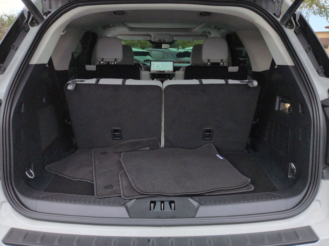 Certified 2026 Ford Explorer Platinum w/ LUX Leather Package image 12