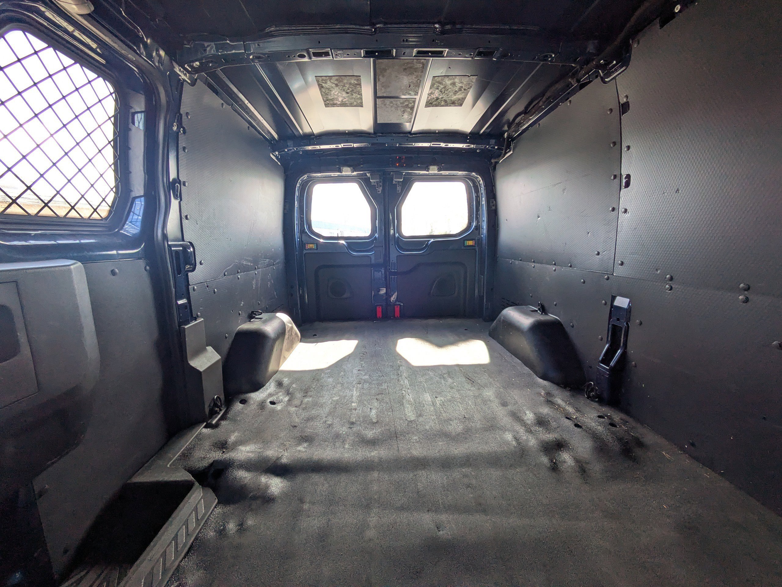 Certified 2019 Ford Transit 150 130 Low Rf w/ Interior Upgrade Package image 13