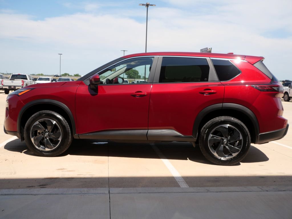 Used 2024 Nissan Rogue SV AWD/4WD image 3