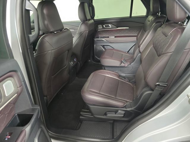 Certified 2025 Ford Explorer Platinum w/ LUX Leather Package AWD/4WD image 18