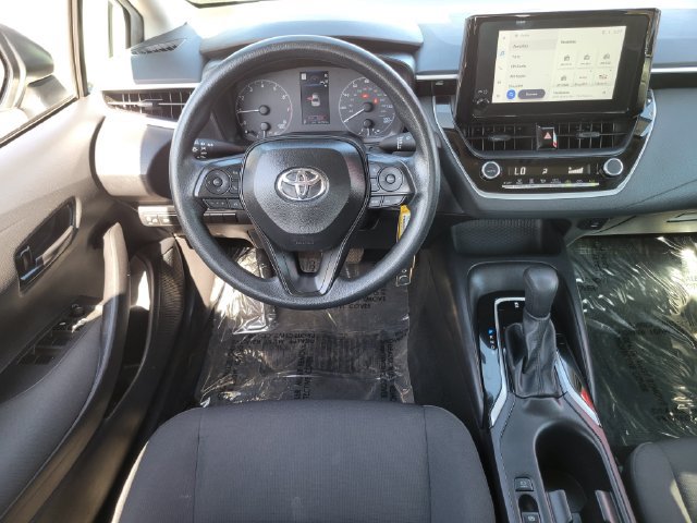 Used 2025 Toyota Corolla LE FWD image 4