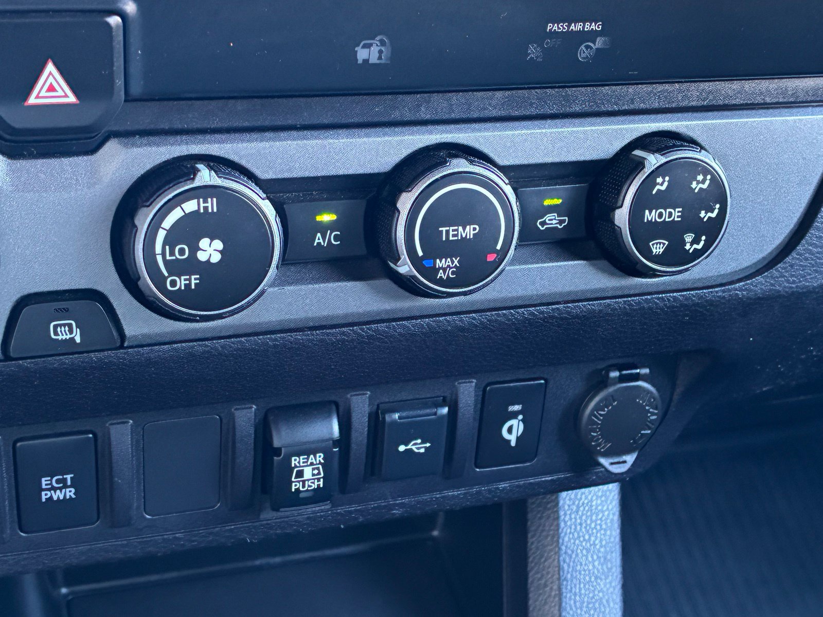 Used 2020 Toyota Tacoma TRD Off-Road AWD/4WD image 25