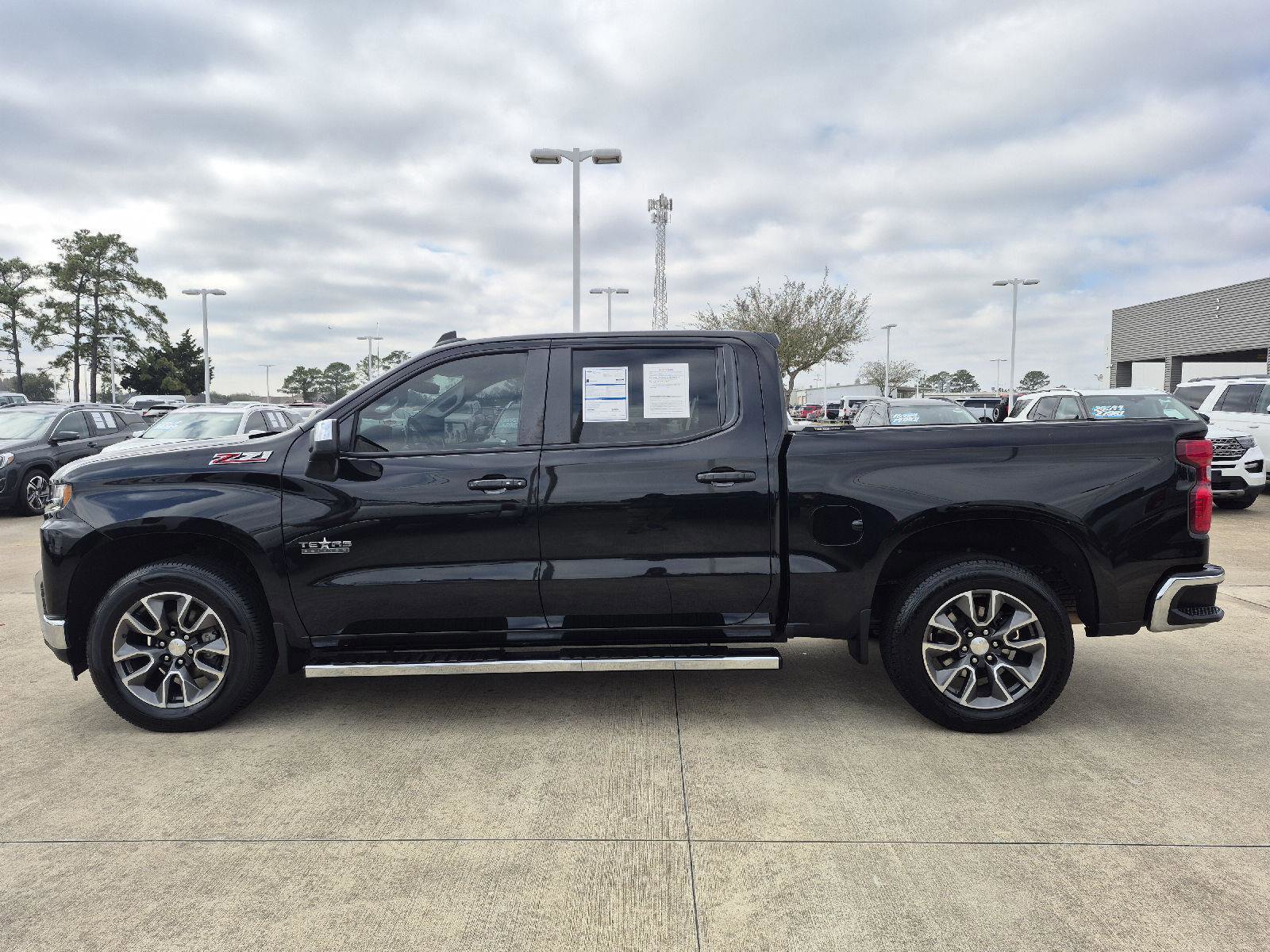 Used 2021 Chevrolet Silverado 1500 LT w/ Texas Edition Plus image 2