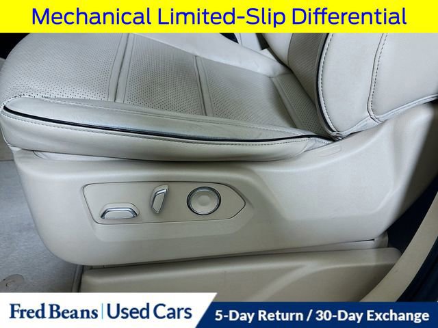 Used 2023 Cadillac Escalade Premium Luxury image 24