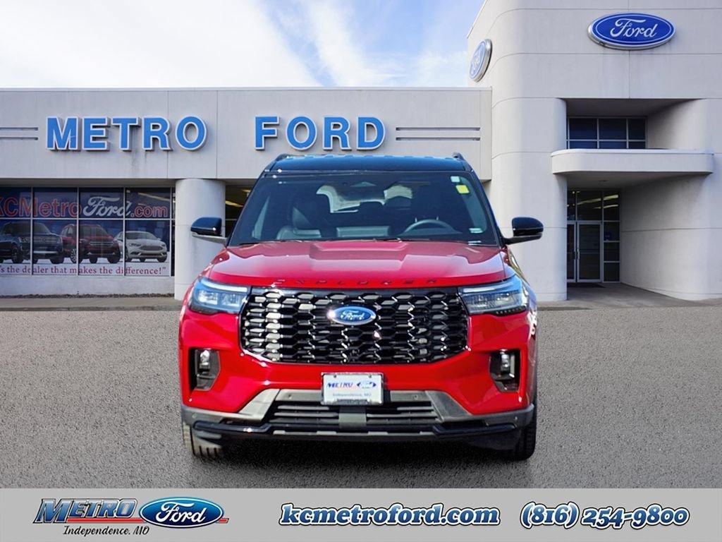 Certified 2025 Ford Explorer ST-Line w/ Premium Package RWD image 8