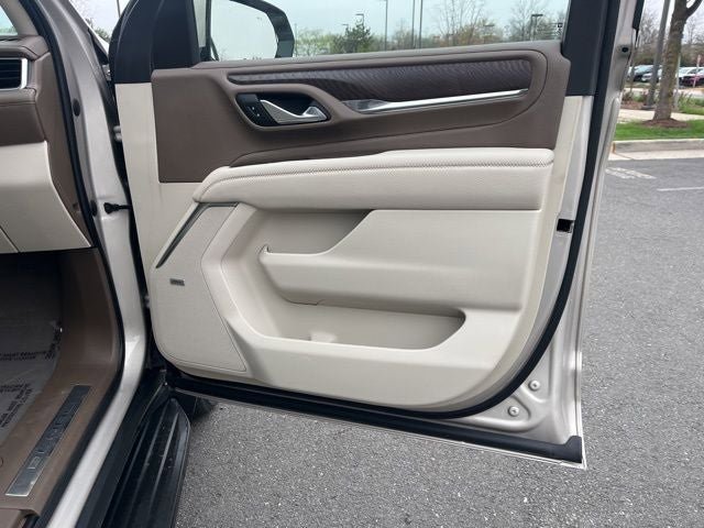 Used 2022 GMC Yukon XL Denali AWD/4WD image 24