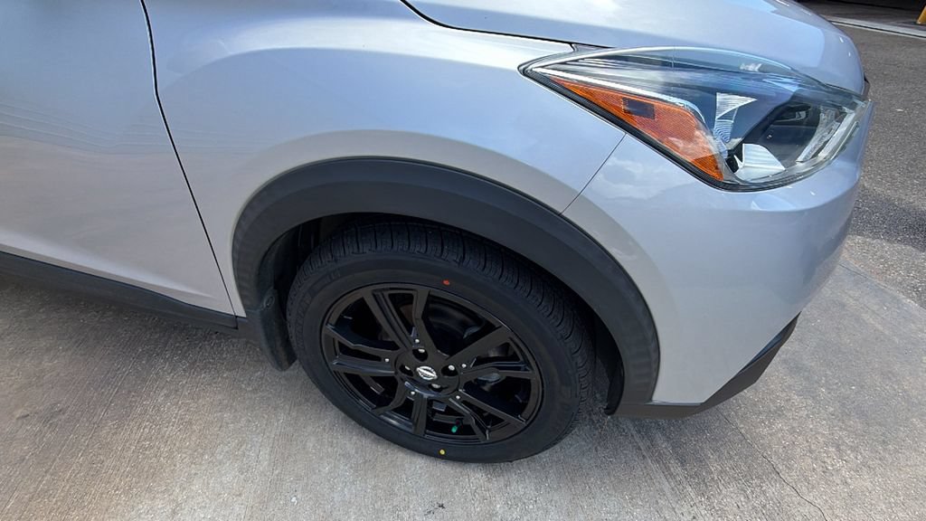 Used 2020 Nissan Kicks SV FWD image 10