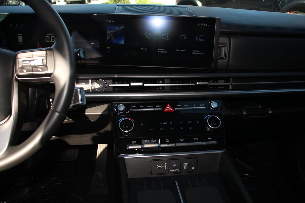 Used 2025 Hyundai Santa Fe SEL FWD image 18
