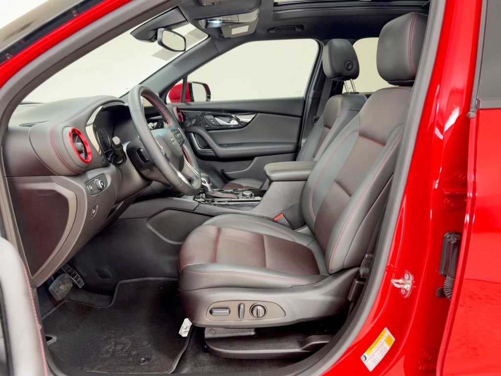 Used 2023 Chevrolet Blazer RS FWD image 5