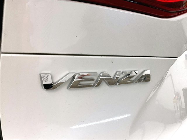 Used 2024 Toyota Venza XLE AWD/4WD image 13