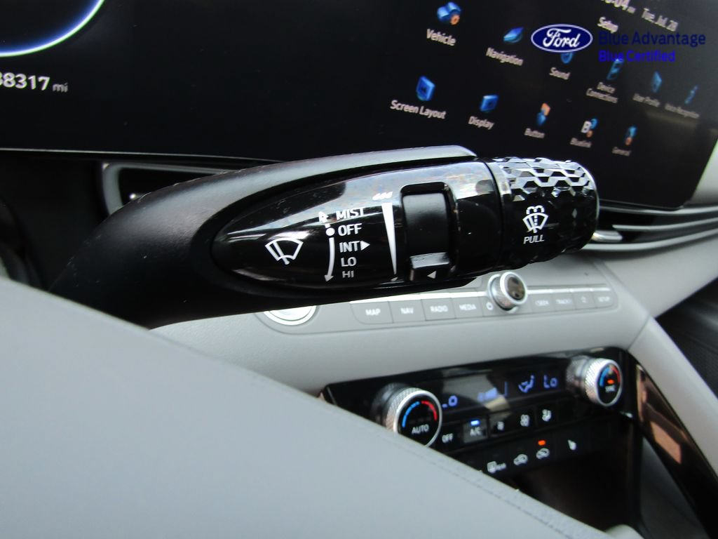 Used 2023 Hyundai Elantra SEL w/ Convenience Package FWD image 32