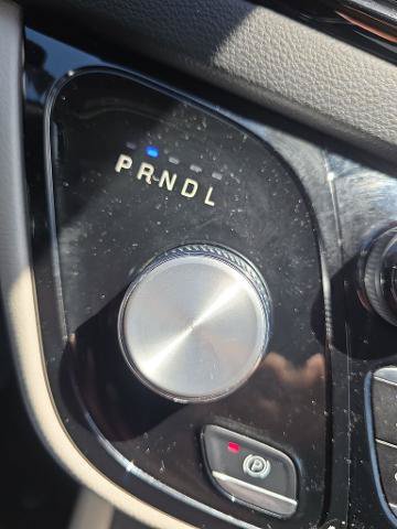 Used 2023 Chrysler Pacifica Touring-L FWD image 31