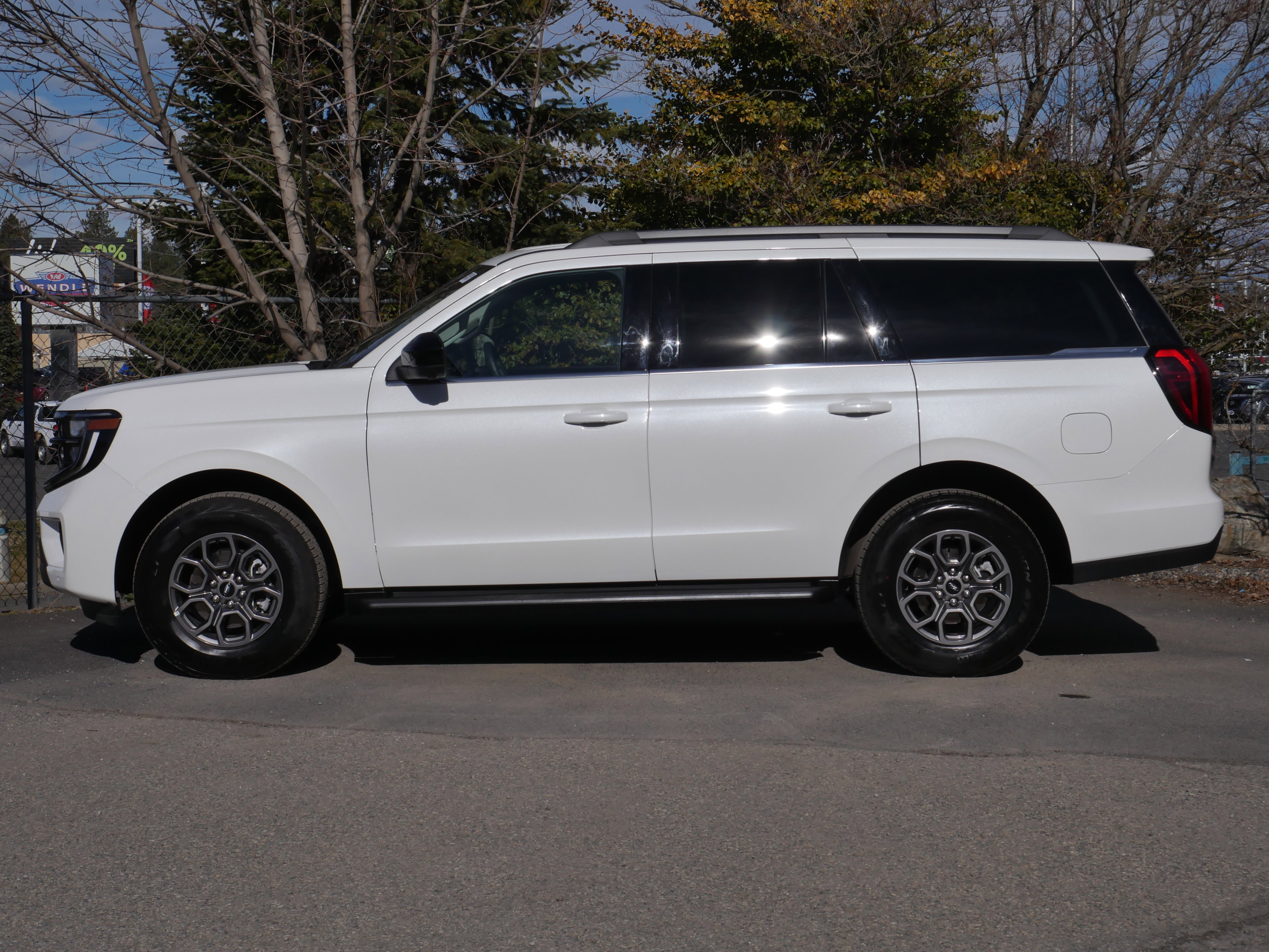 Certified 2025 Ford Expedition Active AWD/4WD image 16