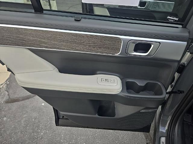 Used 2025 Hyundai Santa Fe Calligraphy image 23