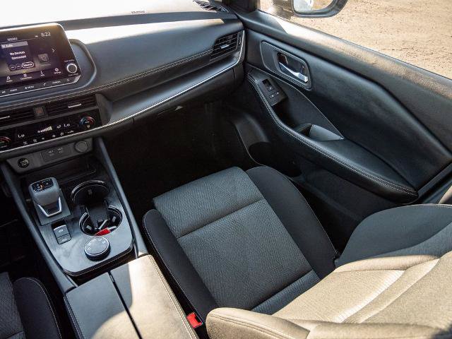 Used 2025 Nissan Rogue SV AWD/4WD image 29