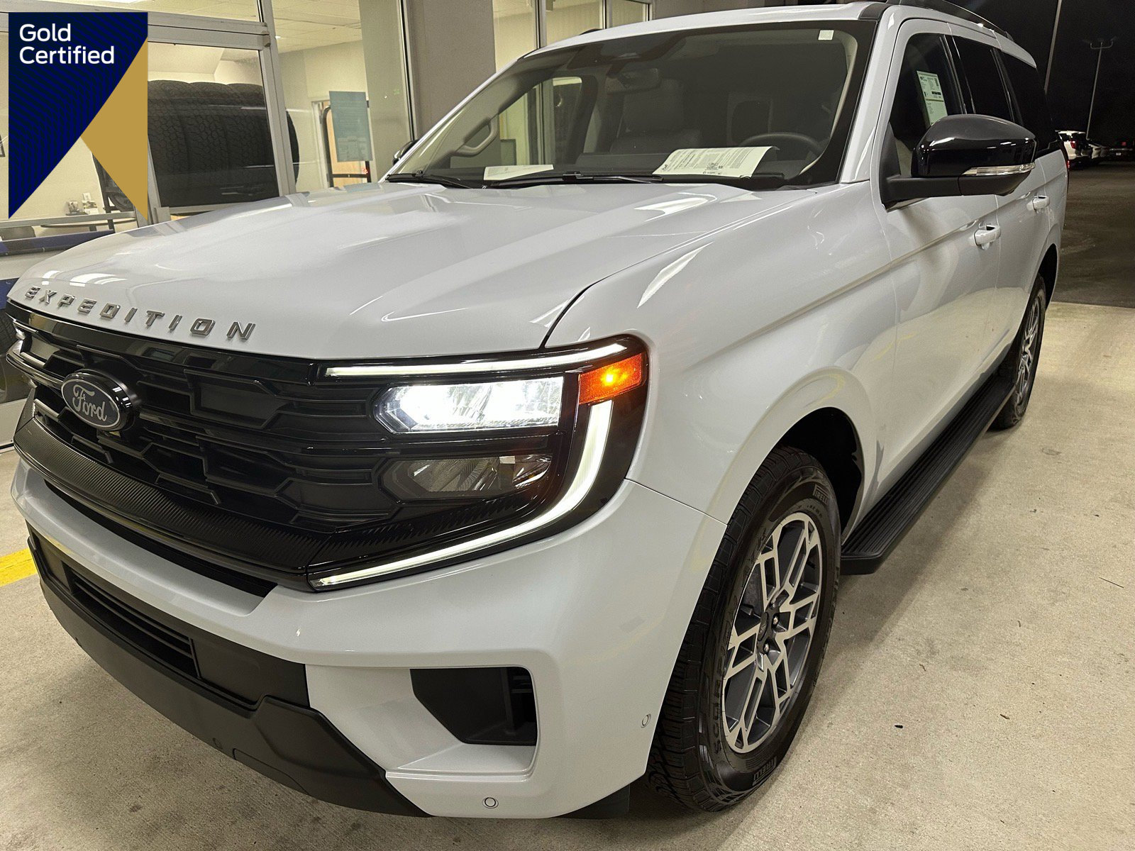 Certified 2025 Ford Expedition Active image 1