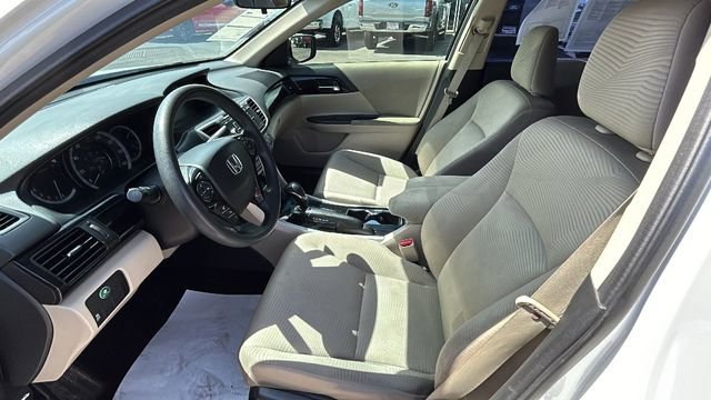 Used 2017 Honda Accord LX image 17