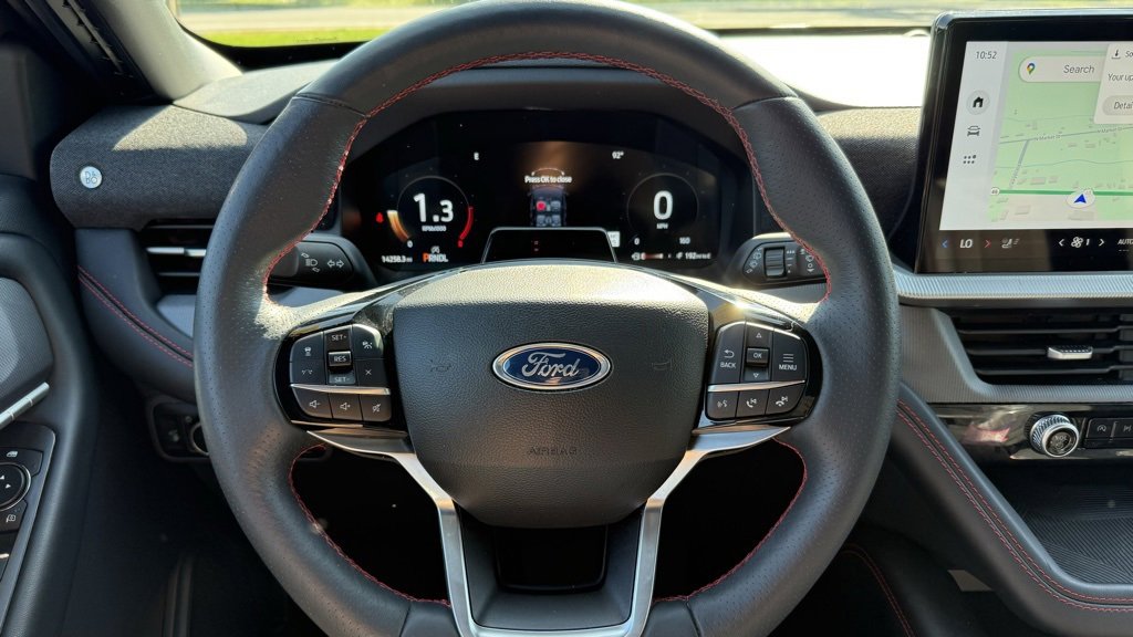 Certified 2025 Ford Explorer ST-Line image 5