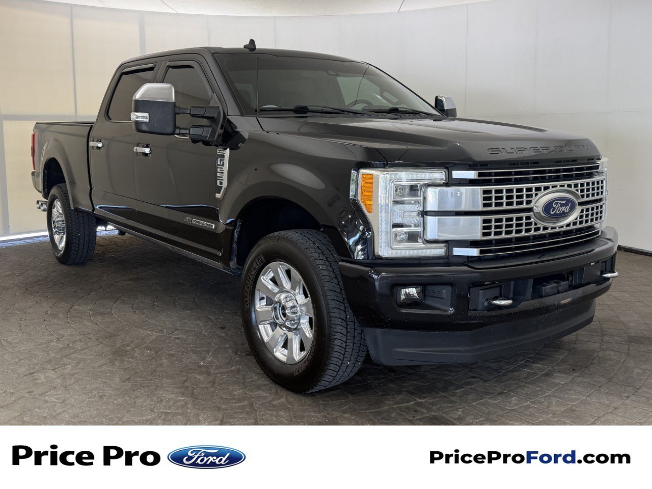 Certified 2019 Ford F250 Platinum w/ Platinum Ultimate Package AWD/4WD image 1