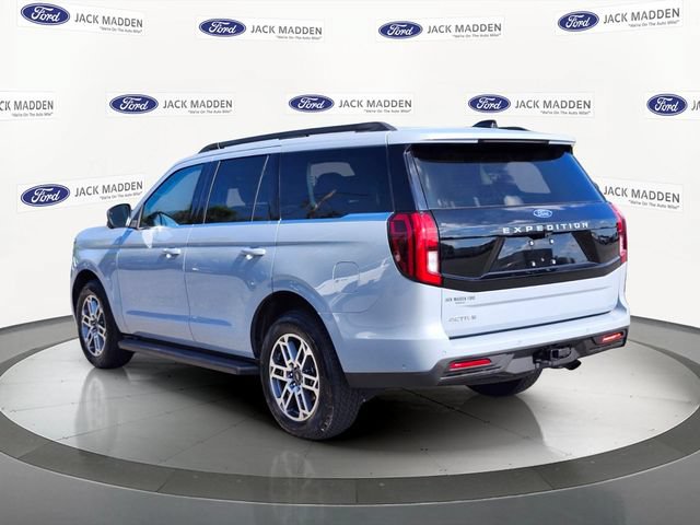 Certified 2025 Ford Expedition Active AWD/4WD image 3