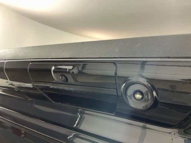 Certified 2025 Ford F450 Platinum w/ FX4 Off-Road Package image 9