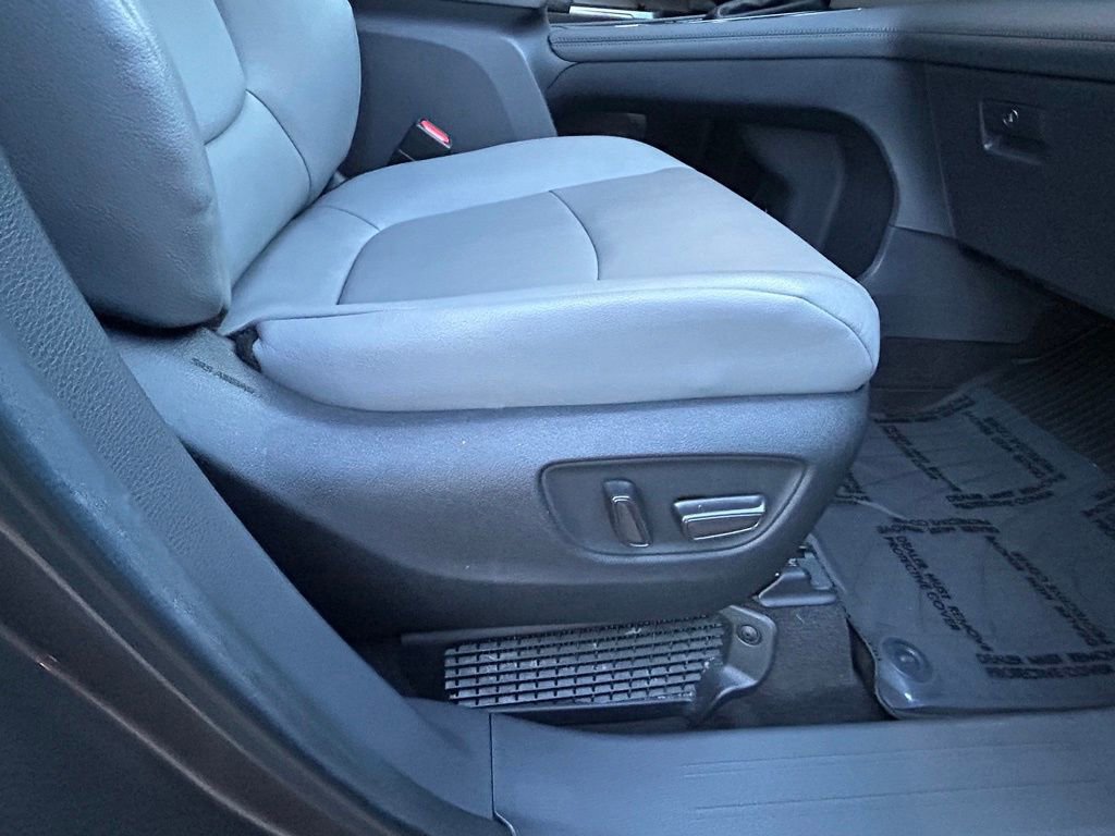 Used 2024 Toyota Sienna XLE image 25