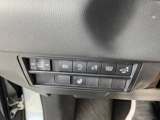 Used 2022 Toyota Tundra Limited w/ TRD Off-Road Package AWD/4WD image 10