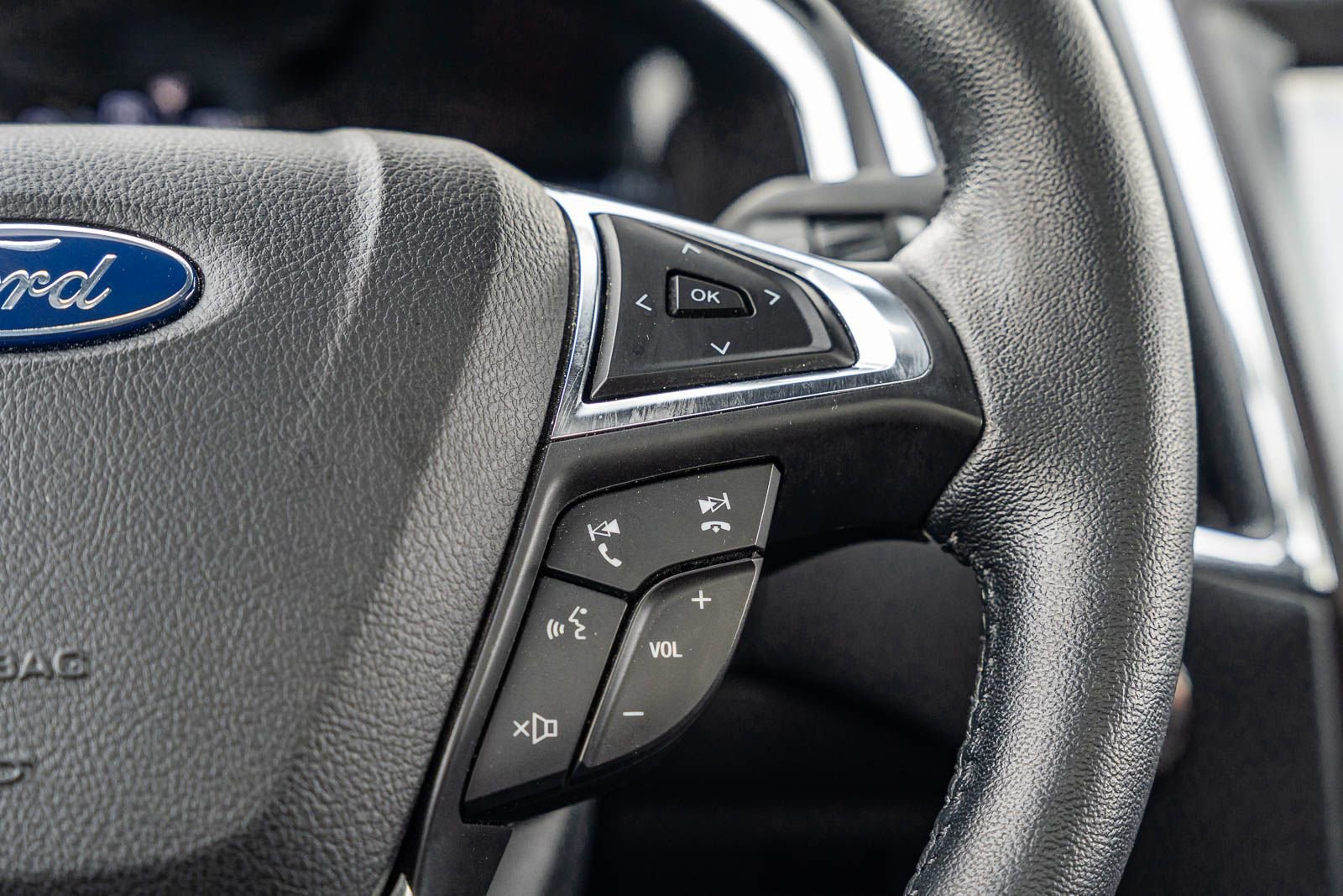 Certified 2020 Ford Edge Titanium w/ Equipment Group 301A image 29