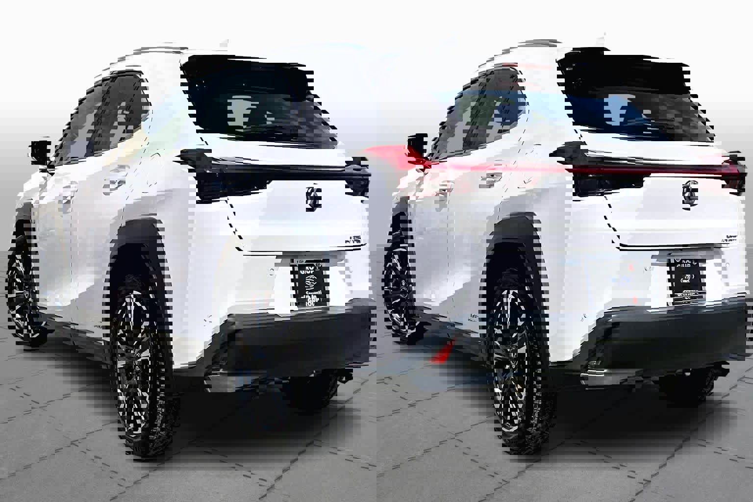 Used 2020 Lexus UX 250h w/ Premium Package image 4