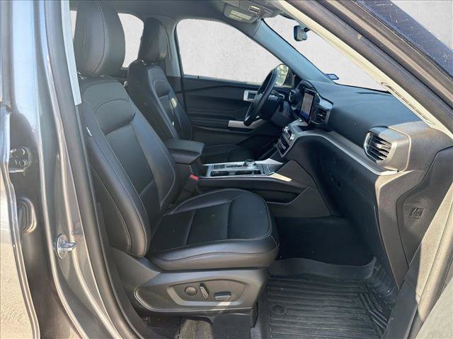 Certified 2024 Ford Explorer XLT w/ Equipment Group 202A RWD image 26