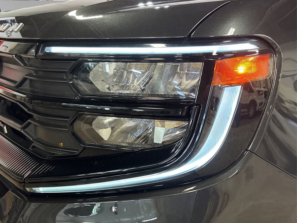 Certified 2025 Ford Expedition Active AWD/4WD image 21