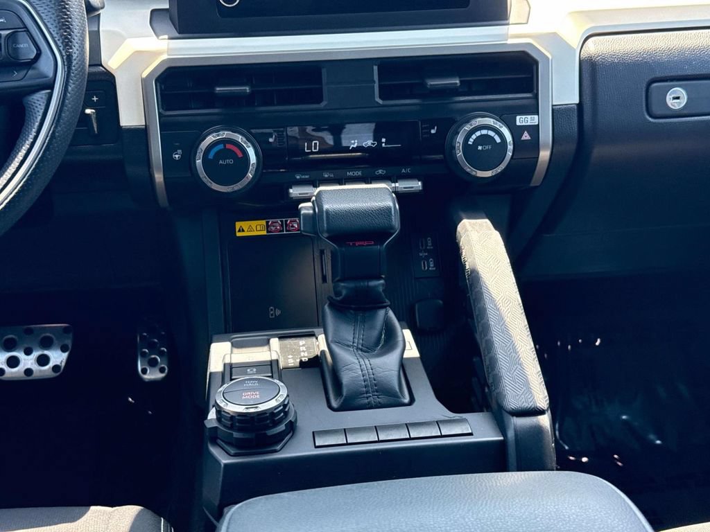 Used 2024 Toyota Tacoma TRD Sport AWD/4WD image 21