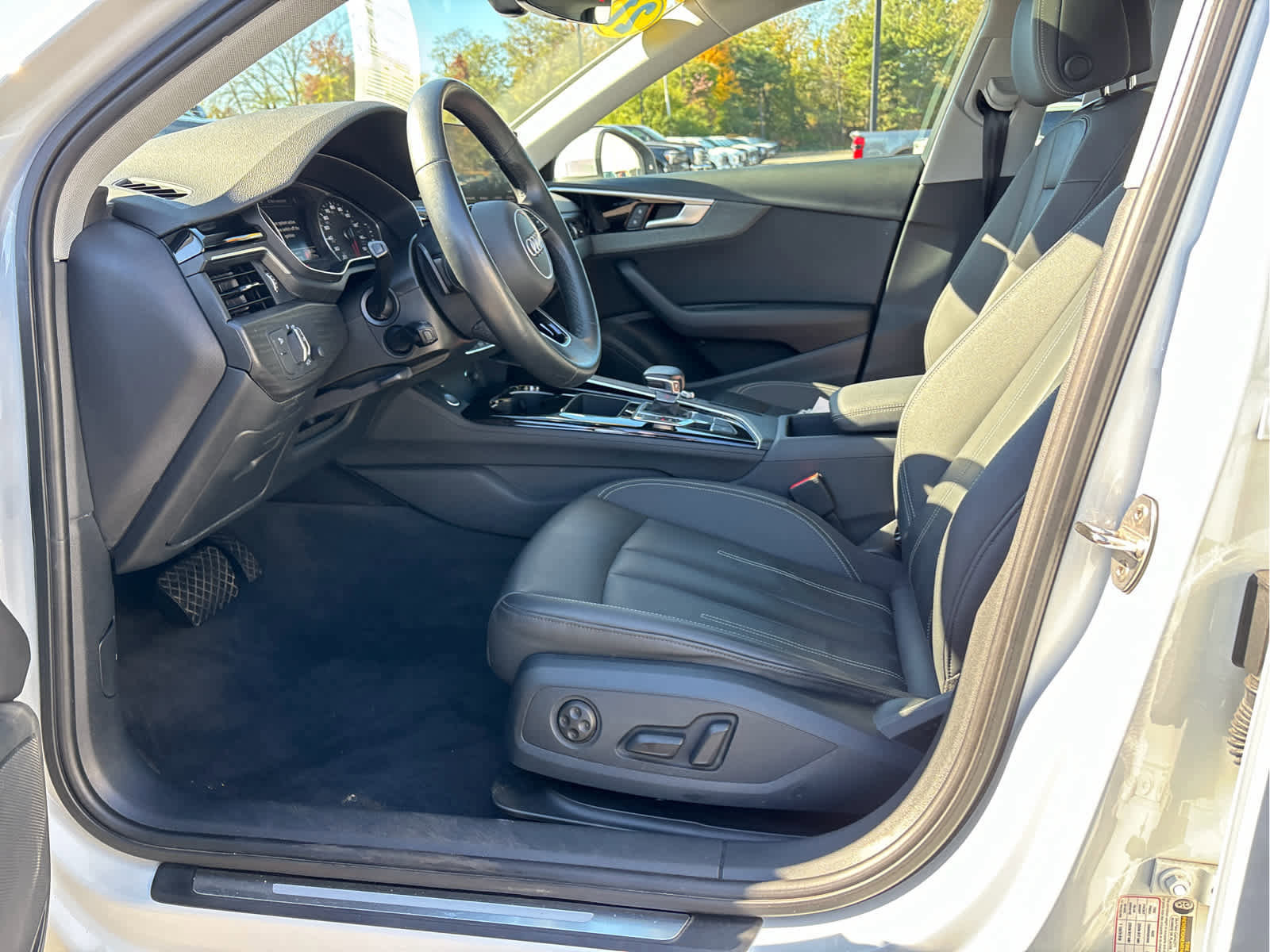 Used 2021 Audi A4 2.0T Premium image 12