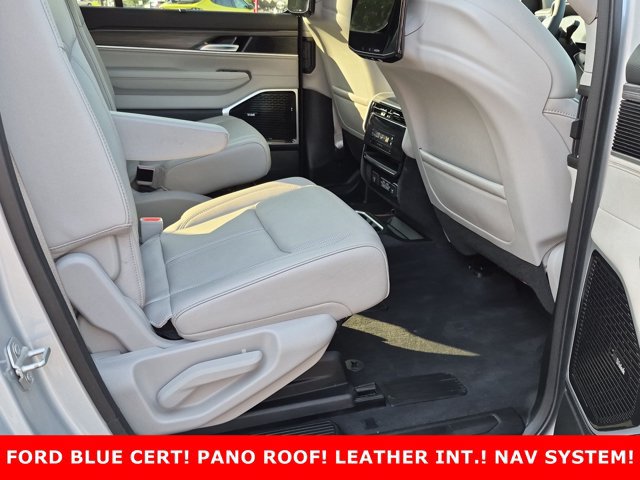 Used 2023 Jeep Wagoneer L Series III w/ Premium Group I AWD/4WD image 30