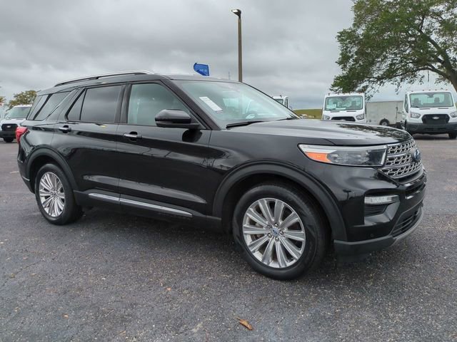 Certified 2022 Ford Explorer Limited w/ Equipment Group 301A image 2
