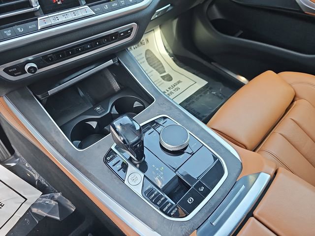 Used 2021 BMW X5 xDrive40i w/ Parking Assistance Package AWD/4WD image 31