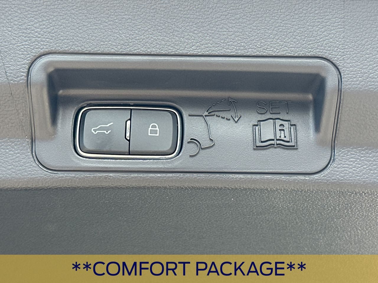 Certified 2025 Ford Explorer Active w/ Active Comfort Package AWD/4WD image 21