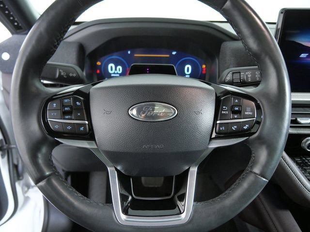 Certified 2025 Ford Explorer Platinum AWD/4WD image 18