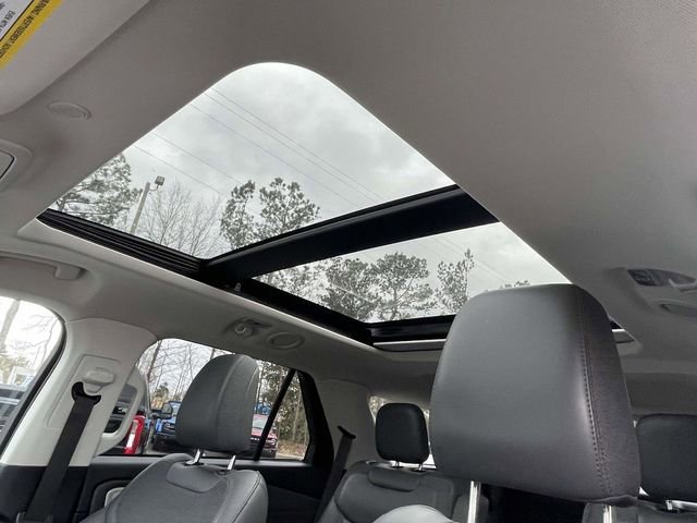 Certified 2025 Ford Explorer Active w/ Active Comfort Package image 11