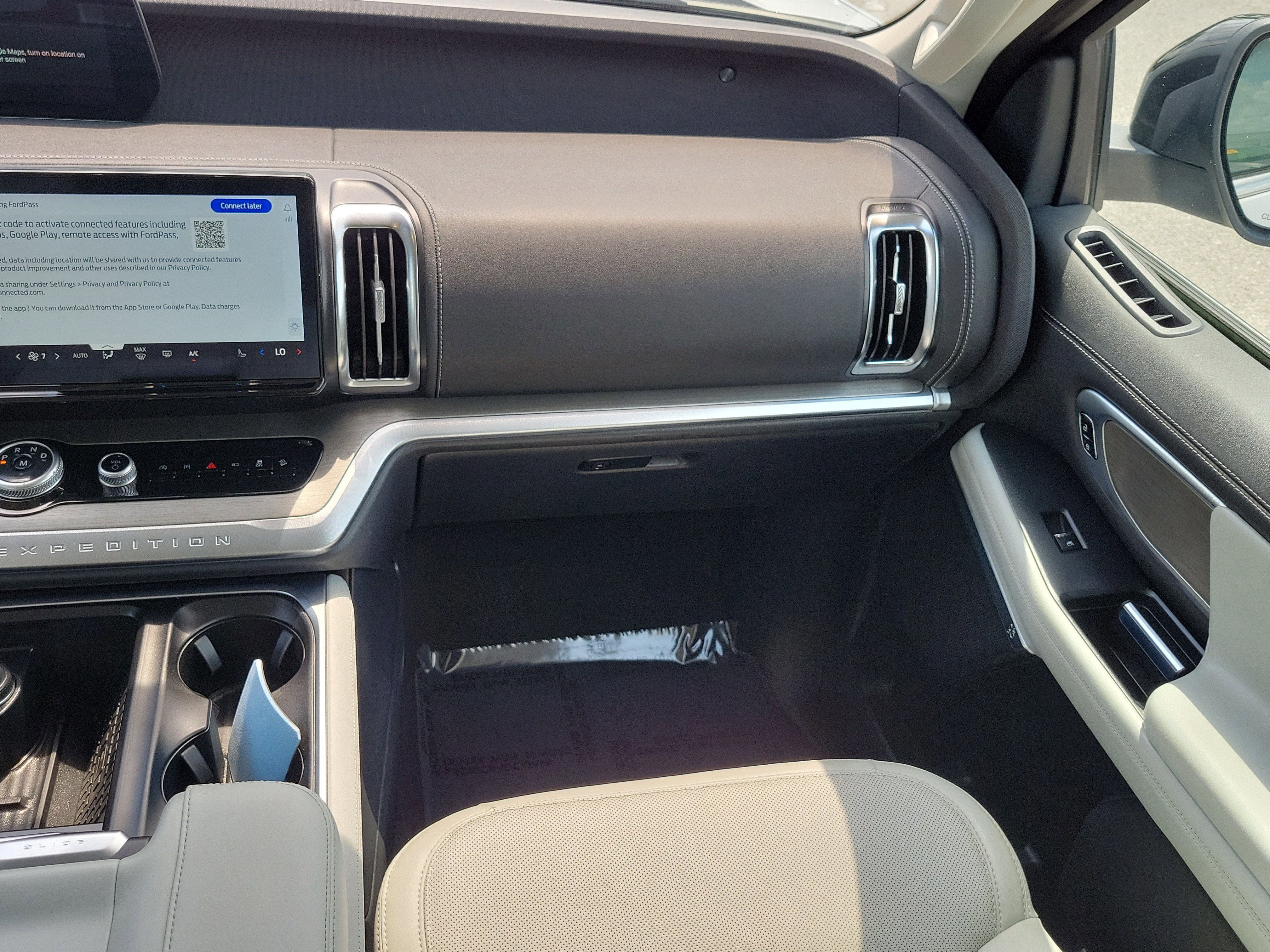 Certified 2025 Ford Expedition Max Platinum w/ Driver's Package image 17